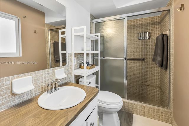 1701 NW 106th Ave, Pembroke Pines, FL 33026