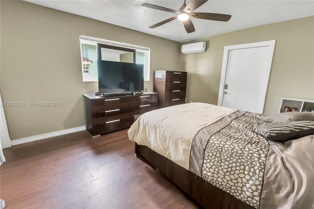 1701 NW 106th Ave, Pembroke Pines, FL 33026