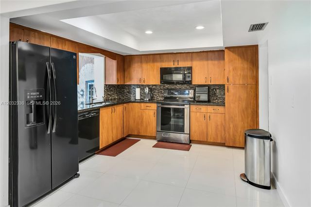 1701 NW 106th Ave, Pembroke Pines, FL 33026