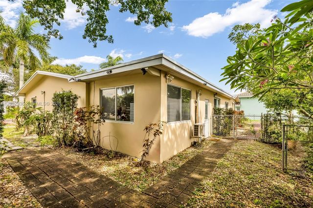 1701 NW 106th Ave, Pembroke Pines, FL 33026