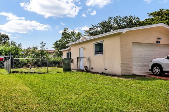 1701 NW 106th Ave, Pembroke Pines, FL 33026