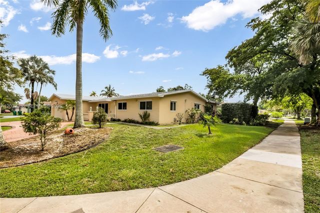 1701 NW 106th Ave, Pembroke Pines, FL 33026