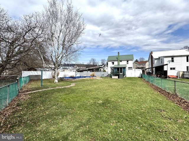 12 MACLAY ST, Milroy, PA 17063