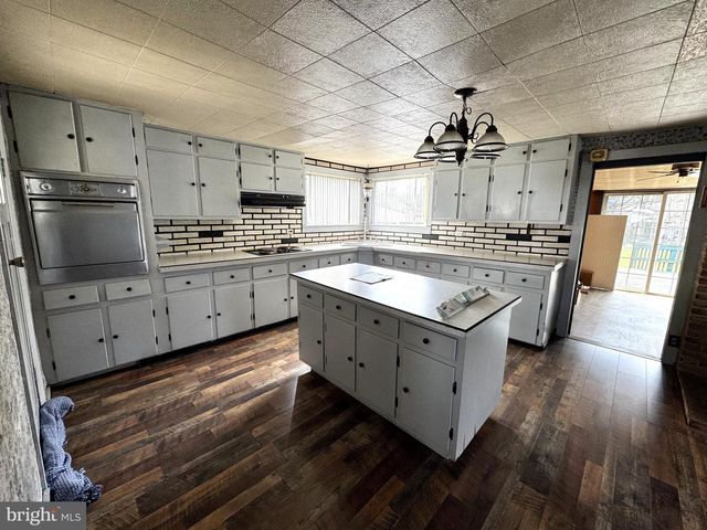 12 MACLAY ST, Milroy, PA 17063