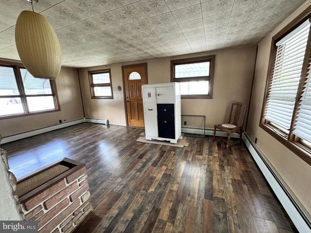 12 MACLAY ST, Milroy, PA 17063