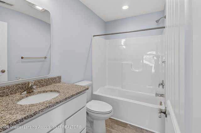 15277 Sherwood Lane, Lansing, MI 48906