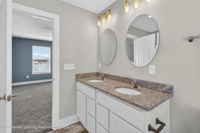 15277 Sherwood Lane, Lansing, MI 48906