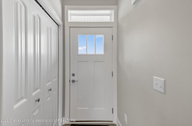 15277 Sherwood Lane, Lansing, MI 48906