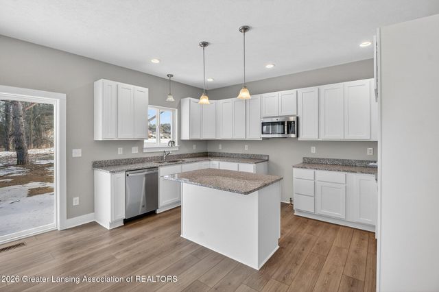 15277 Sherwood Lane, Lansing, MI 48906