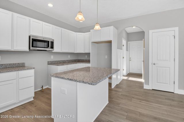 15277 Sherwood Lane, Lansing, MI 48906