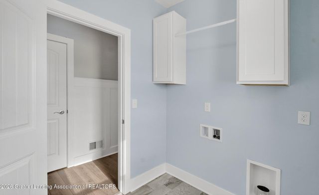 15277 Sherwood Lane, Lansing, MI 48906
