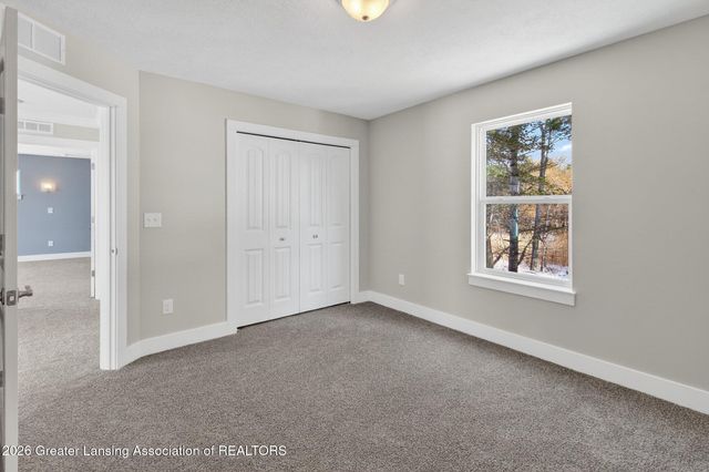 15277 Sherwood Lane, Lansing, MI 48906