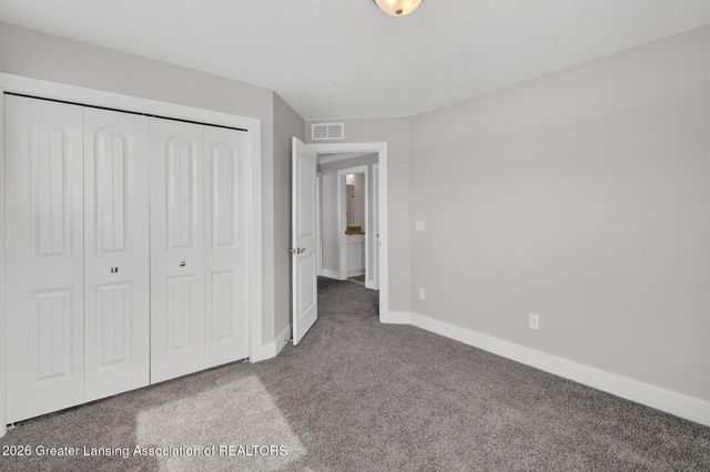 15277 Sherwood Lane, Lansing, MI 48906