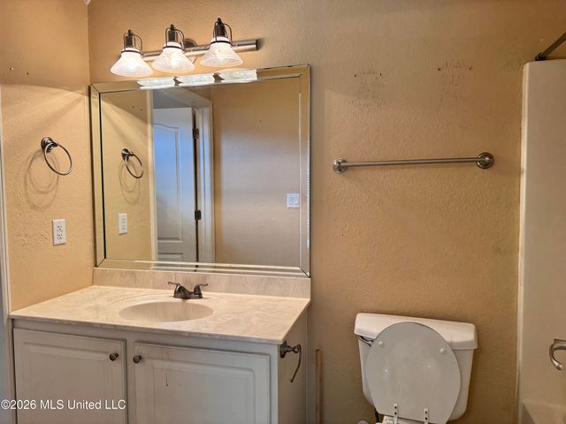 1916 S Twin Pine Drive, Pearl, MS 39208