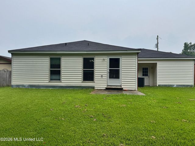 1916 S Twin Pine Drive, Pearl, MS 39208