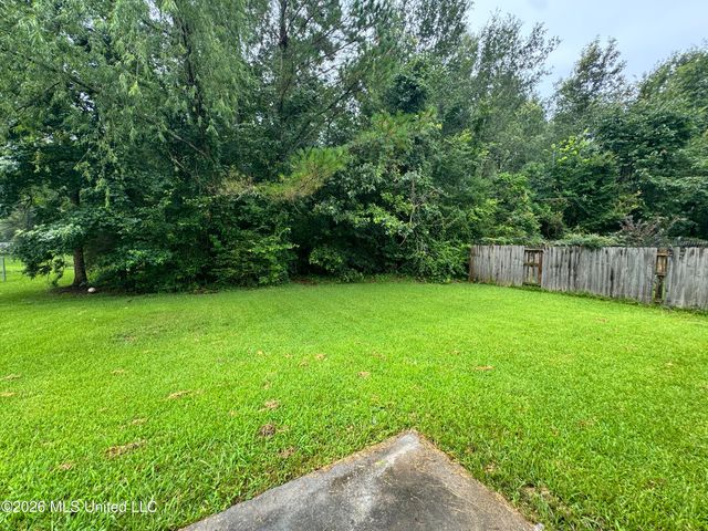 1916 S Twin Pine Drive, Pearl, MS 39208
