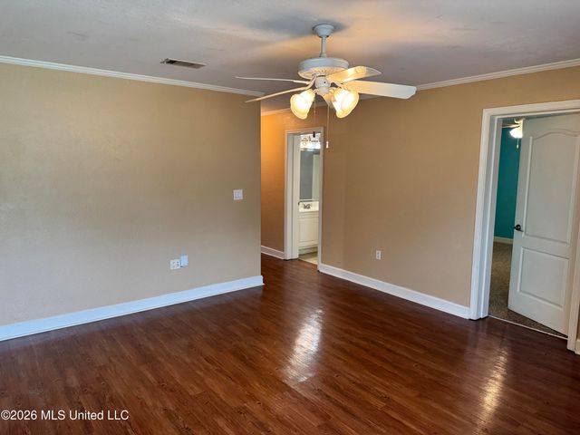 1916 S Twin Pine Drive, Pearl, MS 39208