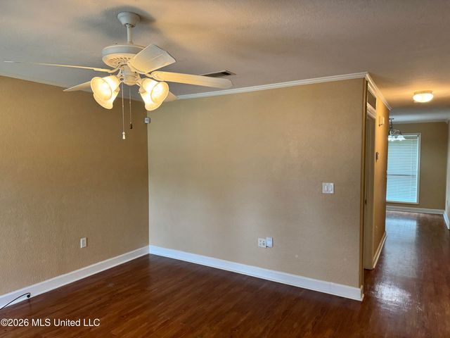 1916 S Twin Pine Drive, Pearl, MS 39208