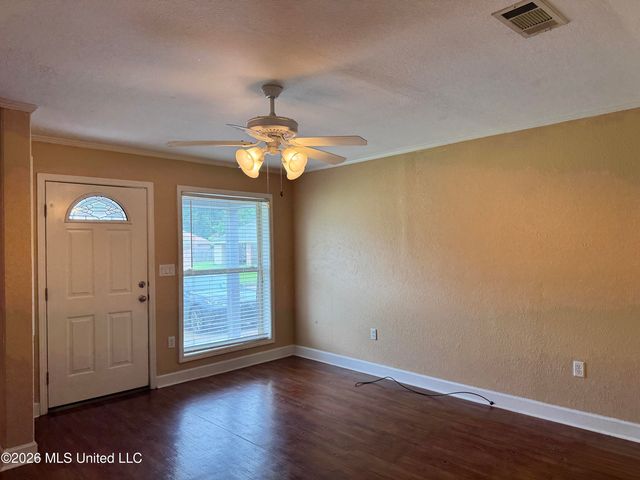 1916 S Twin Pine Drive, Pearl, MS 39208