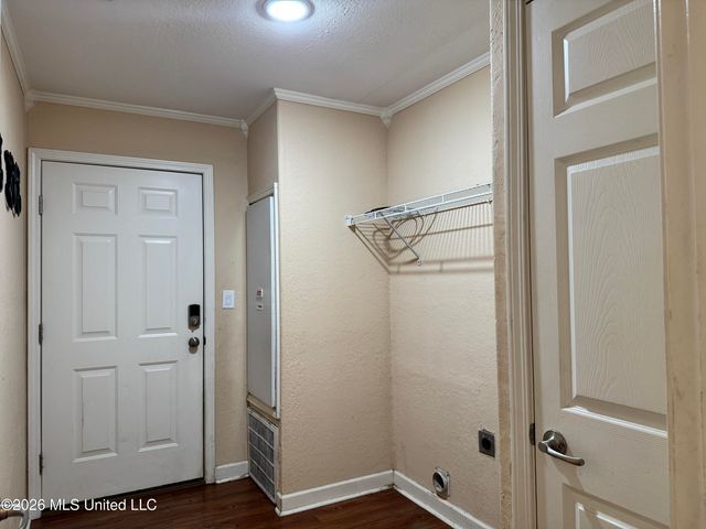 1916 S Twin Pine Drive, Pearl, MS 39208