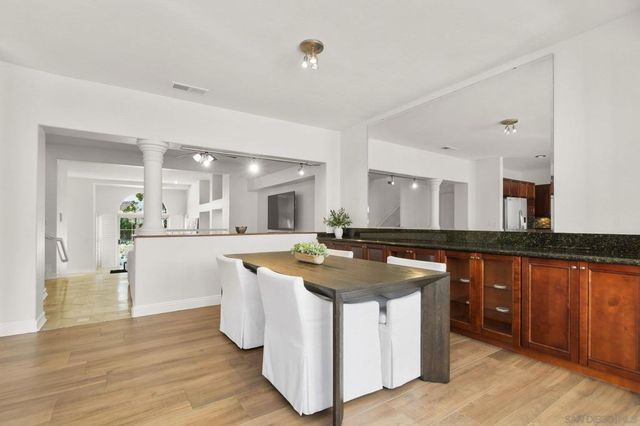 5117 Renaissance Ave D, San Diego, CA 92122