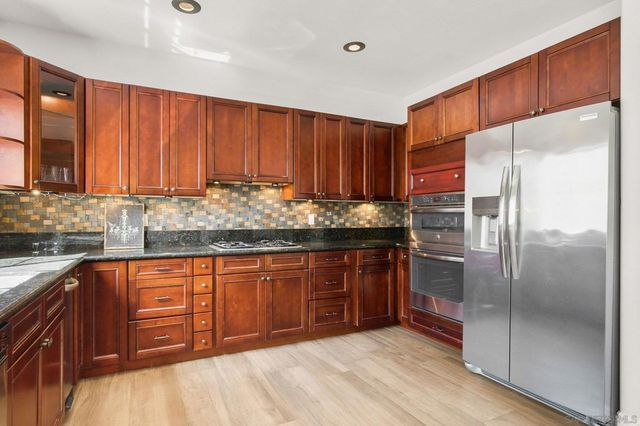 5117 Renaissance Ave D, San Diego, CA 92122