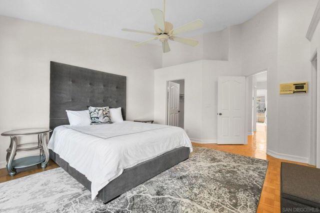 5117 Renaissance Ave D, San Diego, CA 92122