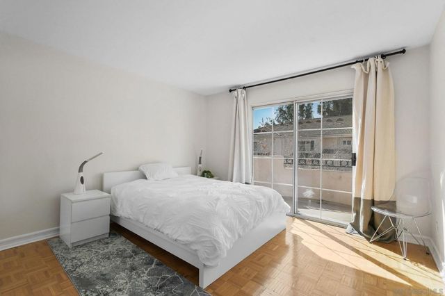 5117 Renaissance Ave D, San Diego, CA 92122