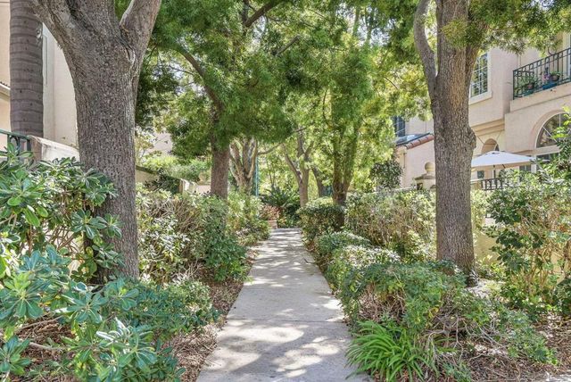 5117 Renaissance Ave D, San Diego, CA 92122