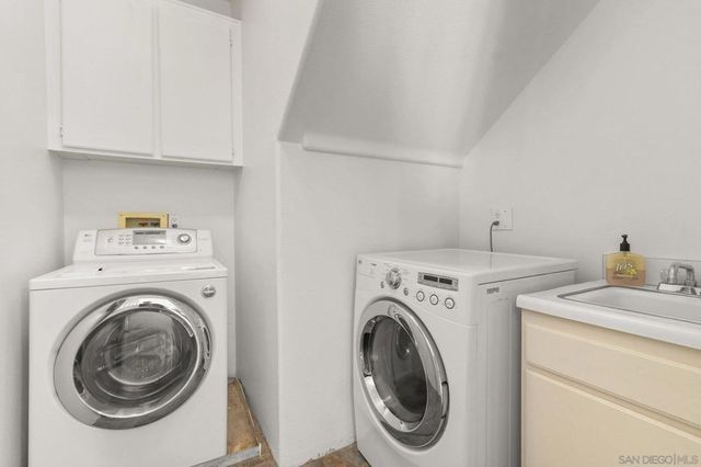 5117 Renaissance Ave D, San Diego, CA 92122