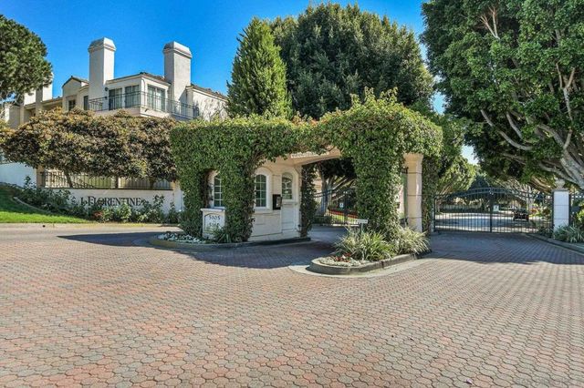 5117 Renaissance Ave D, San Diego, CA 92122