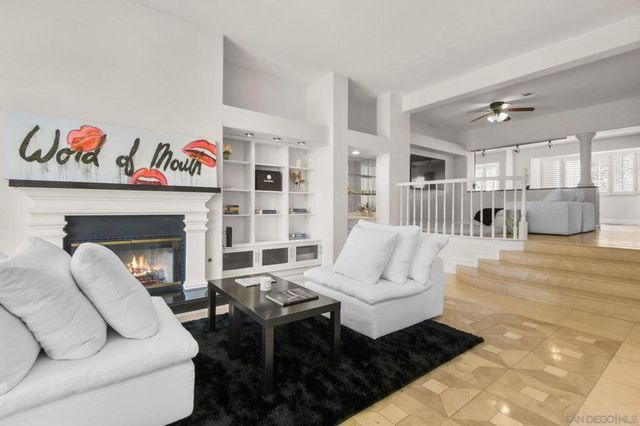 5117 Renaissance Ave D, San Diego, CA 92122