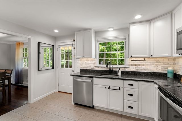105 High St, Holliston, MA 01746