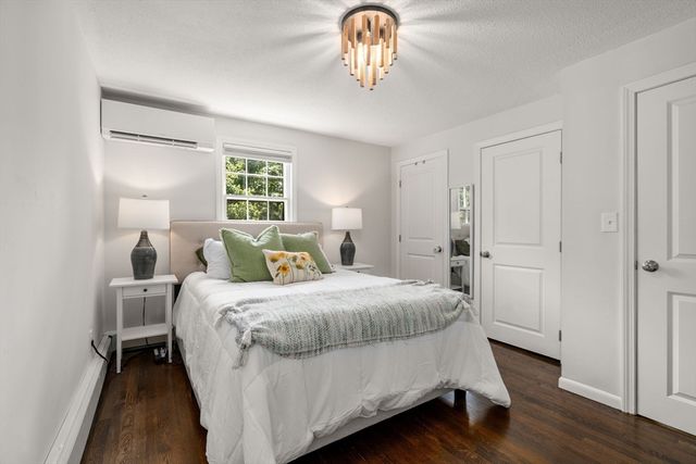 105 High St, Holliston, MA 01746