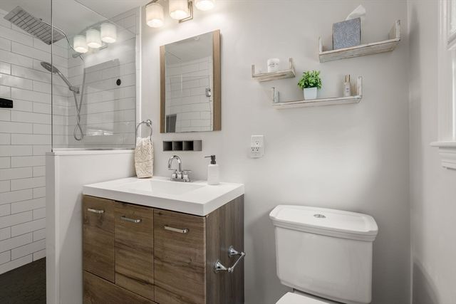 105 High St, Holliston, MA 01746
