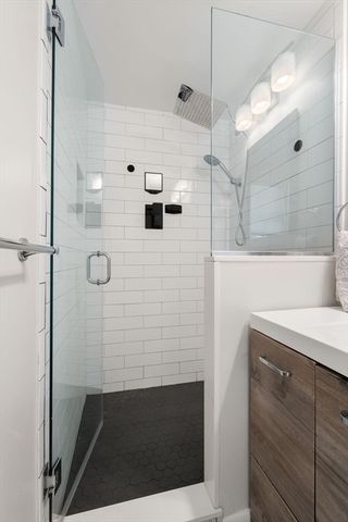 105 High St, Holliston, MA 01746