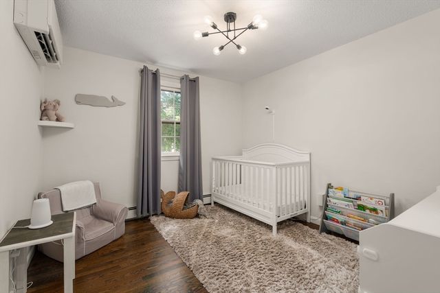 105 High St, Holliston, MA 01746