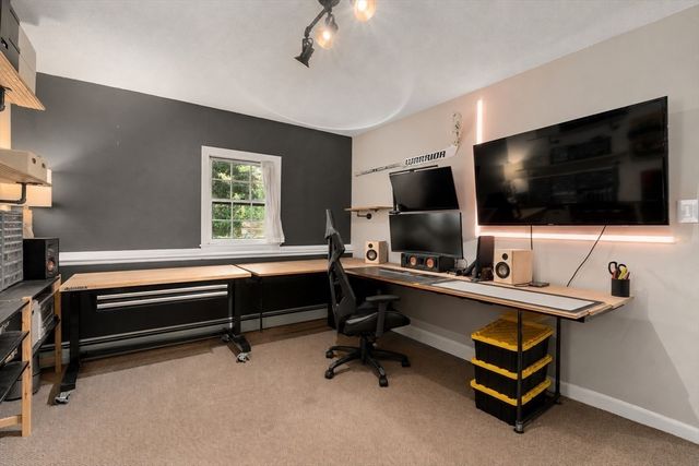 105 High St, Holliston, MA 01746