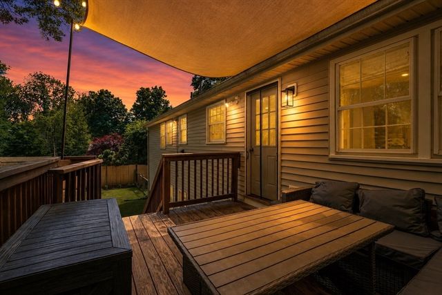 105 High St, Holliston, MA 01746