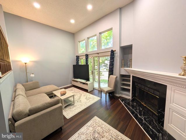 6 HALSTEAD PL, Princeton, NJ 08540