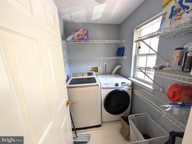 6 HALSTEAD PL, Princeton, NJ 08540
