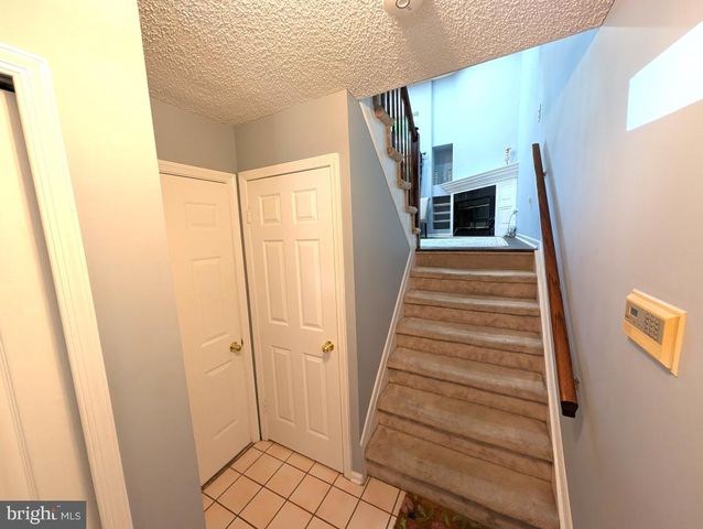 6 HALSTEAD PL, Princeton, NJ 08540