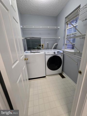 6 HALSTEAD PL, Princeton, NJ 08540