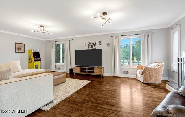 28 Musket Lane, Eatontown, NJ 07724