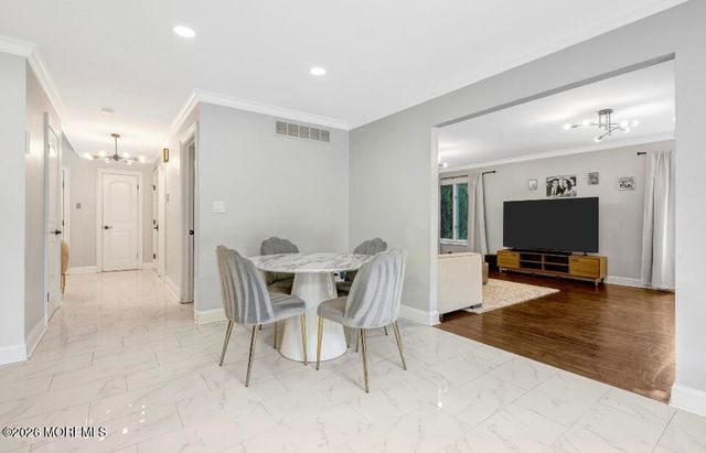 28 Musket Lane, Eatontown, NJ 07724