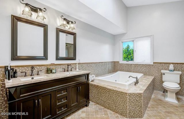 28 Musket Lane, Eatontown, NJ 07724