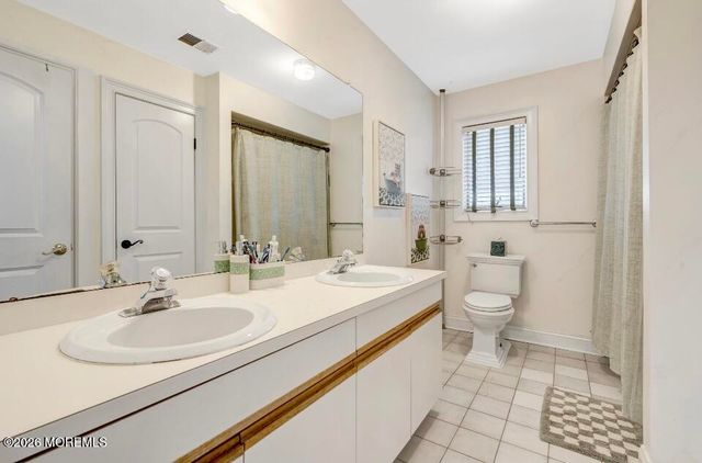 28 Musket Lane, Eatontown, NJ 07724