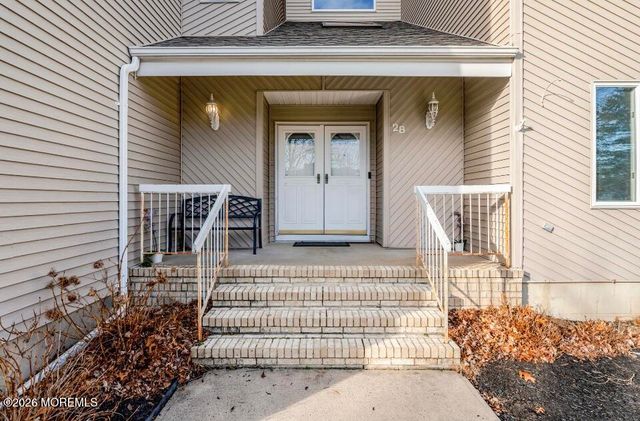 28 Musket Lane, Eatontown, NJ 07724