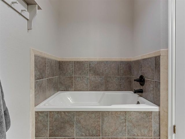 4201 Ranch Drive, Edmond, OK 73013