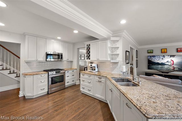 889 Suffield Avenue, Birmingham, MI 48009